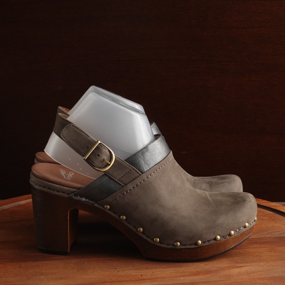 Dansko Heels WMS SZ EU 41 US 10.5-11 Brown Delle Suede Clog Studded Western Boho